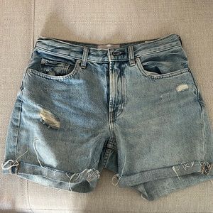 Everlane “The Denim Short” read description